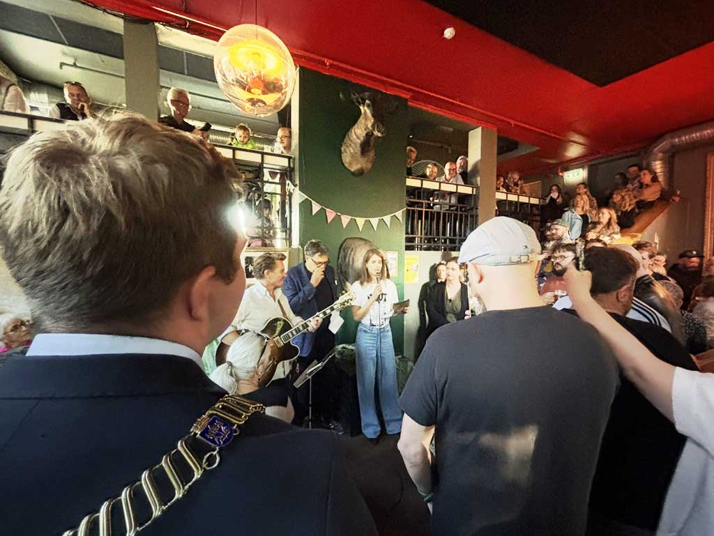 Gnu-Rauå avduking med ordføreren